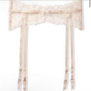 NWT(XS/S) VS Victoria’s Secret Pearl Embellished Lace Garter Belt Small Extra